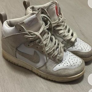 Nike dunk high Notre
Light Orewood Brown